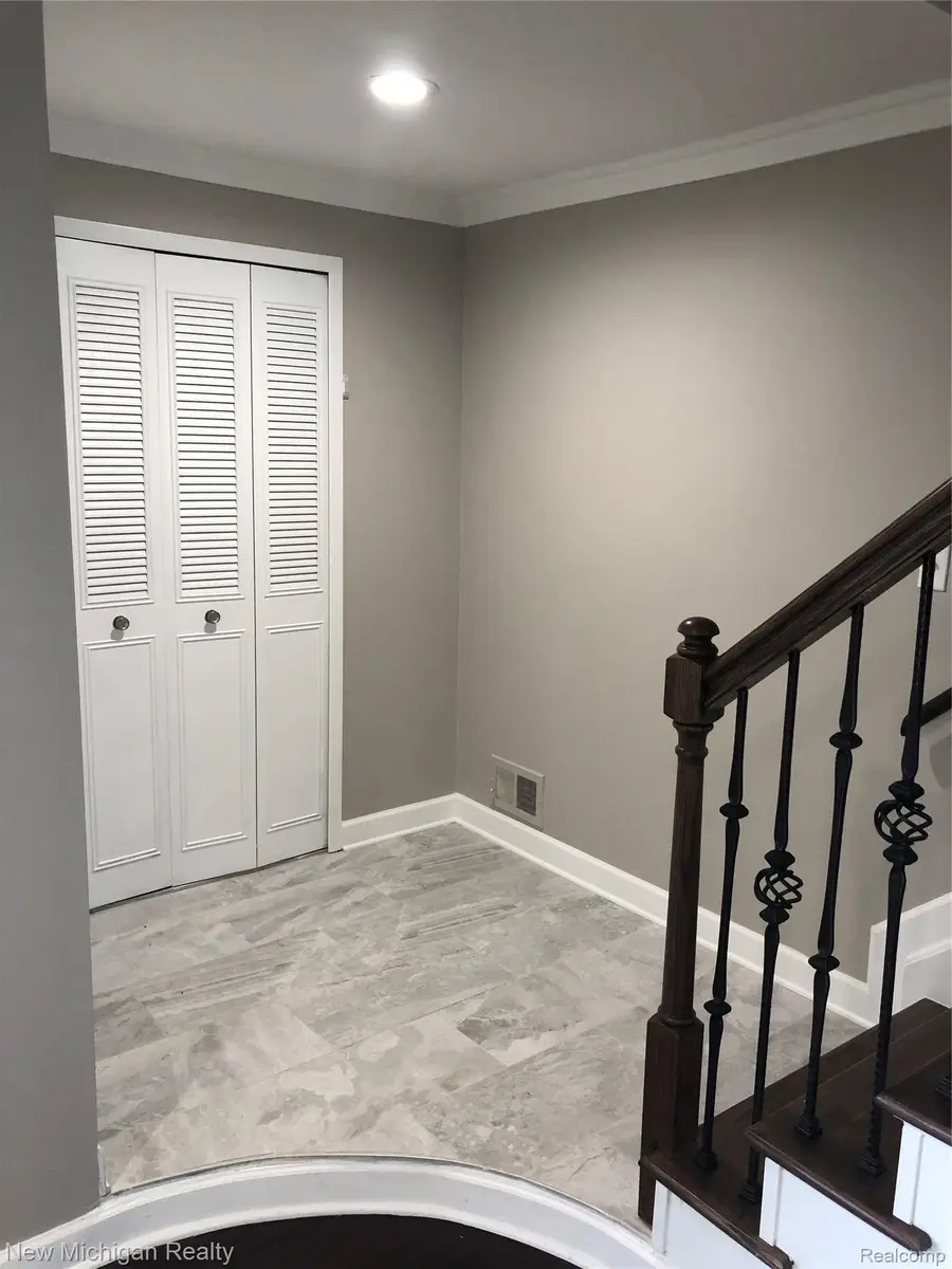8201 Kennedy Circle #4, Warren, MI 48093 - #3