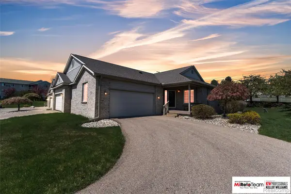 1837 Willow Creek Drive, Lansing, MI 48917