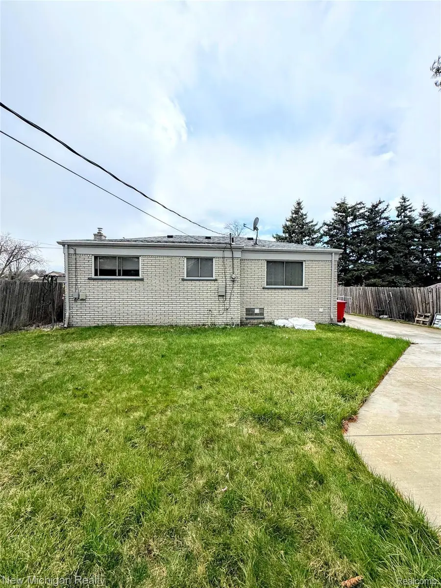 25888 Carl Street, Roseville, MI 48066 - #3