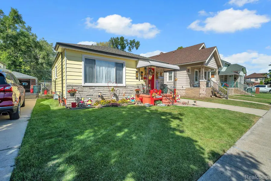 1582 Chandler Avenue, Lincoln Park, MI 48146 - #2