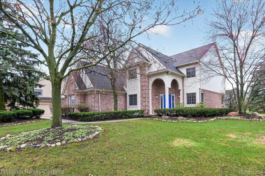 22270 Boulder Drive, Farmington, MI 48335 - #2