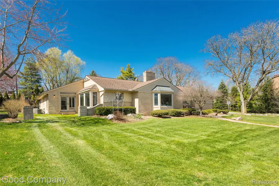 2135 Vinsetta Boulevard, Royal Oak, MI 48073 - #2