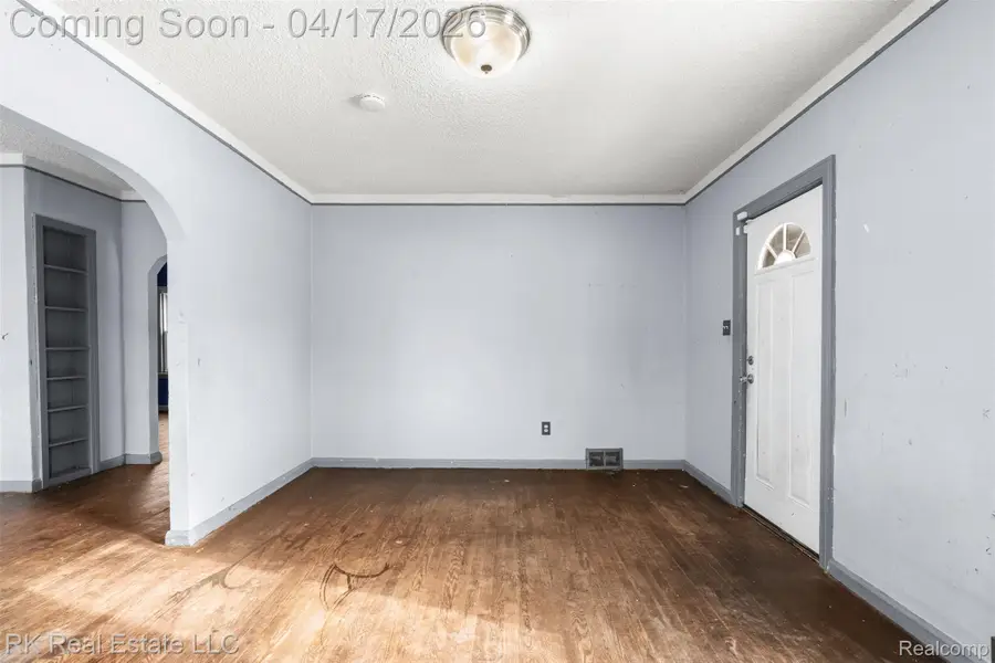 1125 E Hayes Avenue, Hazel Park, MI 48030 - #3