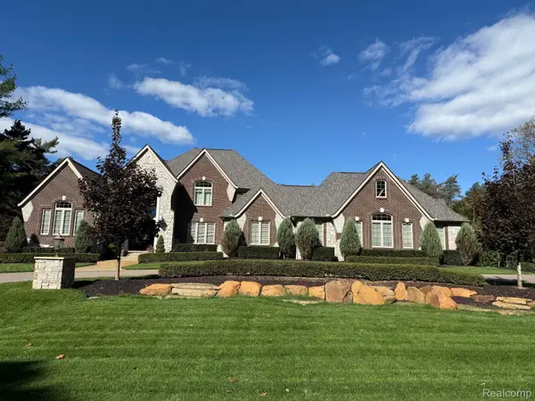 8146 Cotswold Lane, Clawson, MI 48348