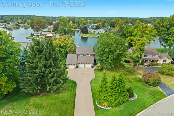 3398 Tiquewood, CommerceTwp, MI 48382