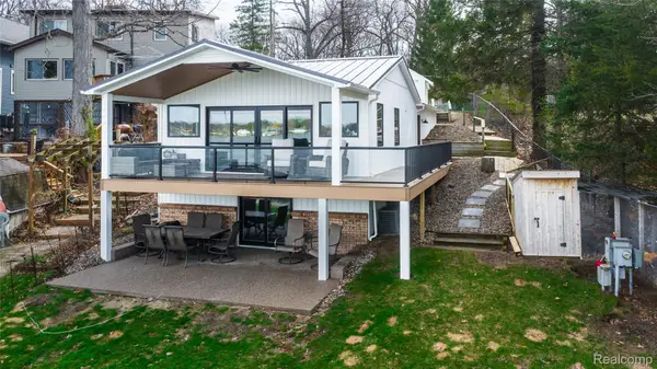 16436 Hilltop Drive, Linden, MI 48451