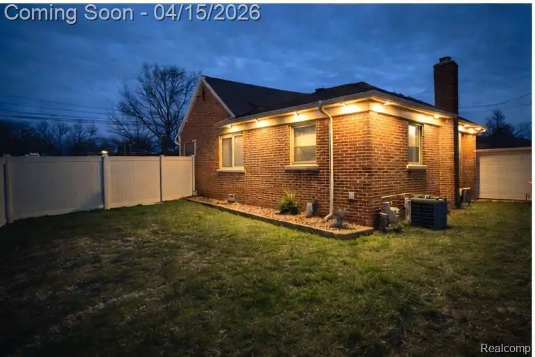 24161 Oxford Street, Dearborn, MI 48124 - #3