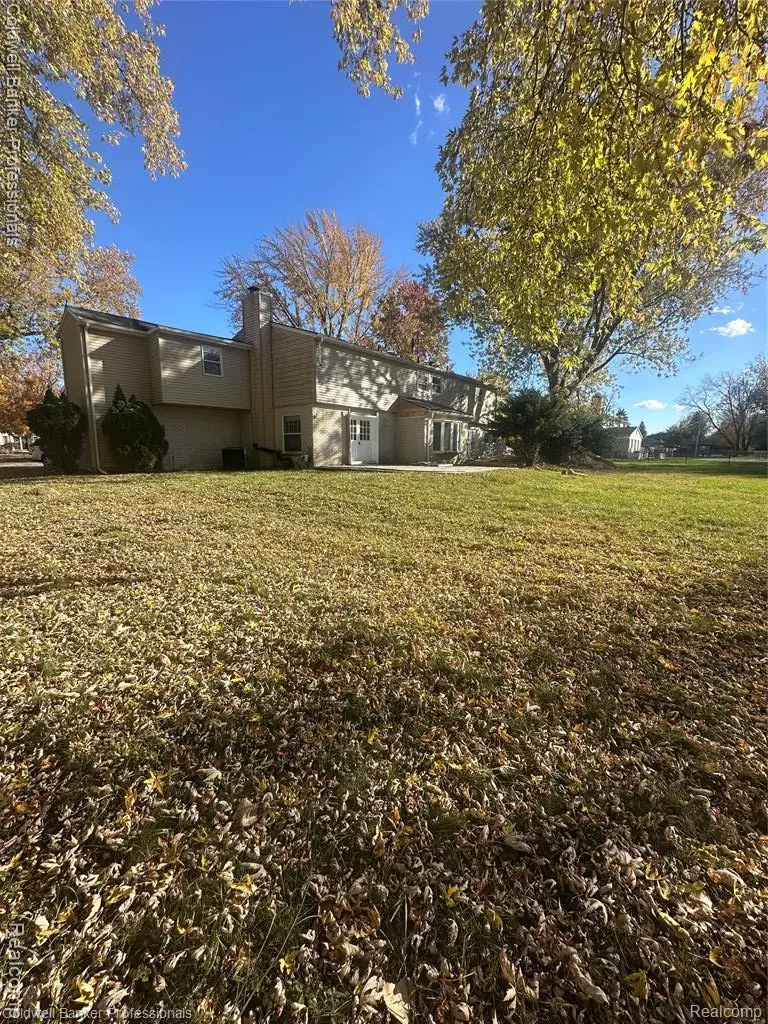 29585 Woodhaven Lane, Southfield, MI 48076 - #2