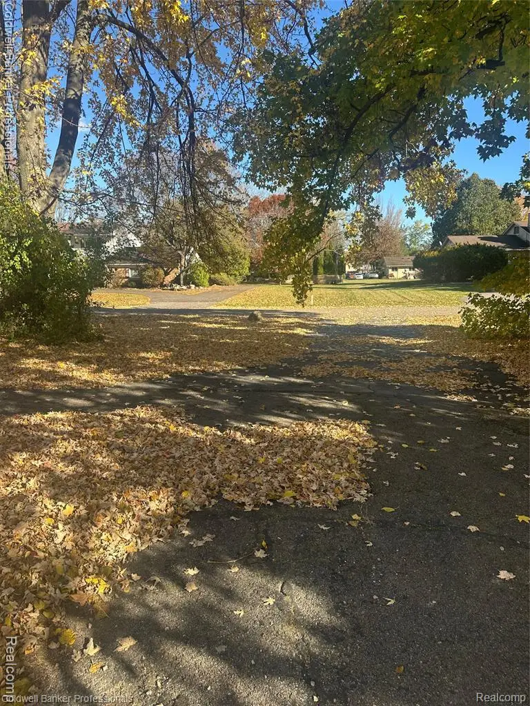 29585 Woodhaven Lane, Southfield, MI 48076 - #3