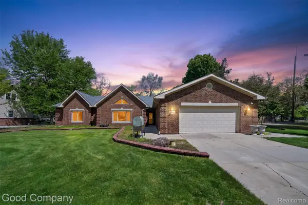 24548 Sargent Avenue, Southfield, MI 48033