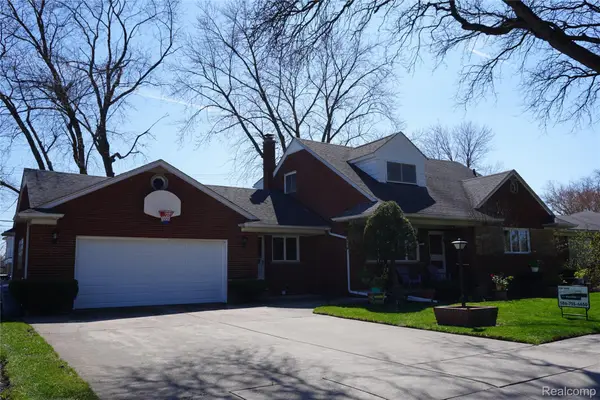 8184 Busch, CenterLine, MI 48015