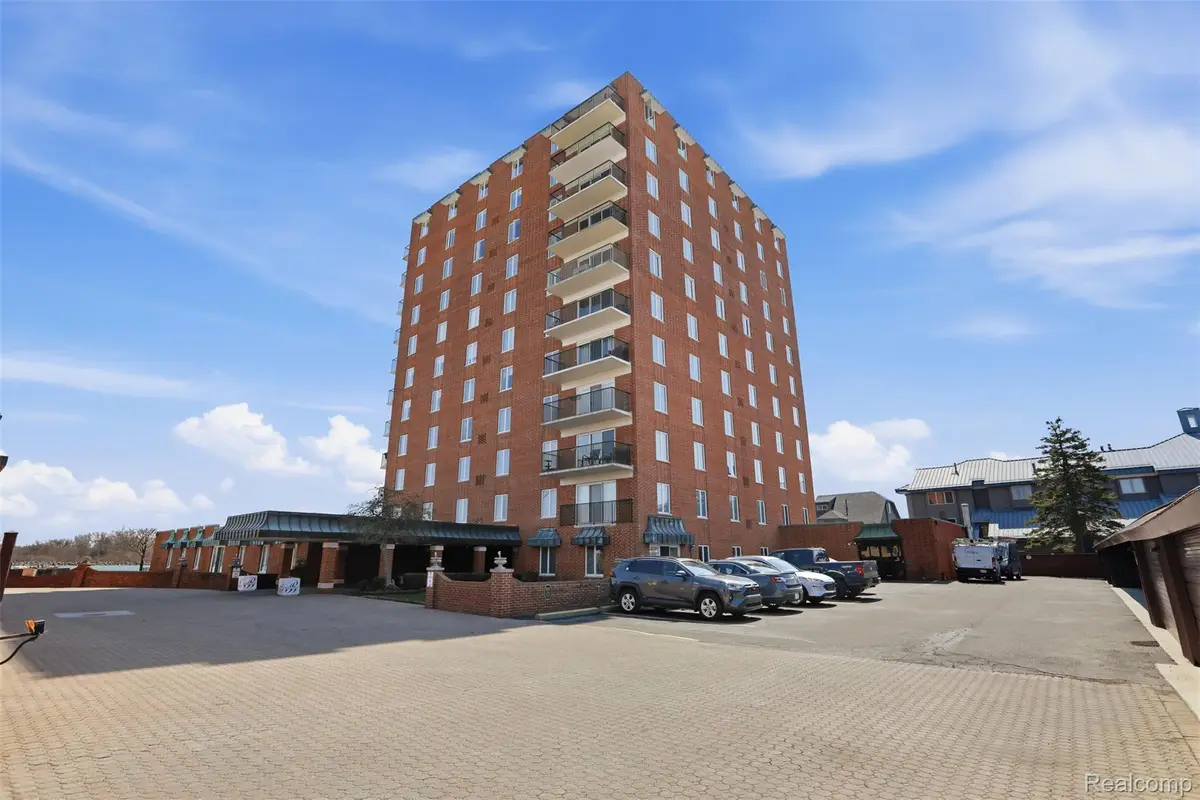 3301 Biddle Avenue #4C, Wyandotte, MI 48192 - #1