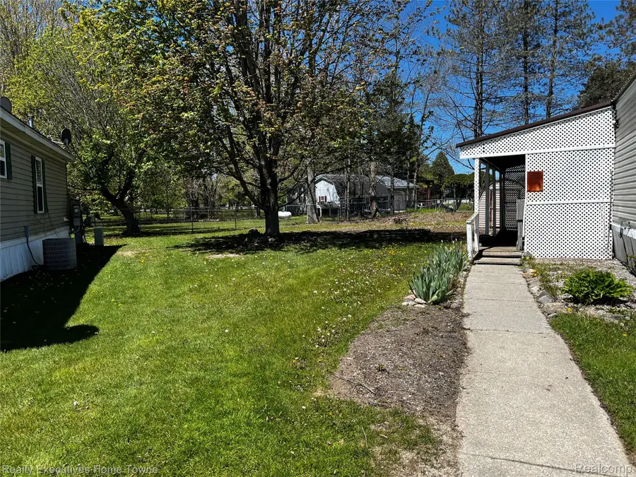 7136 Mapleview Circle W #65, Brown City, MI 48416 - #2