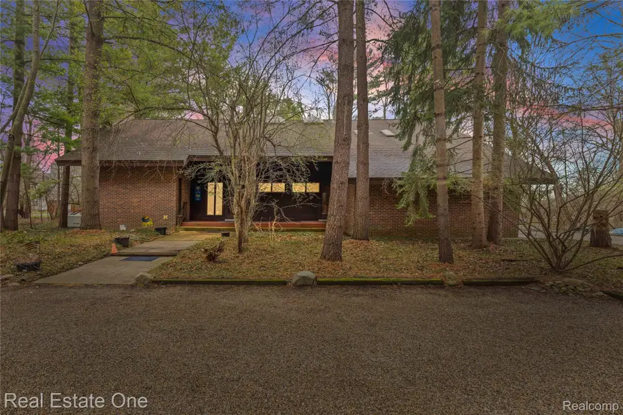 32674 Bingham Lane, Bingham Farms, MI 48025 - #2