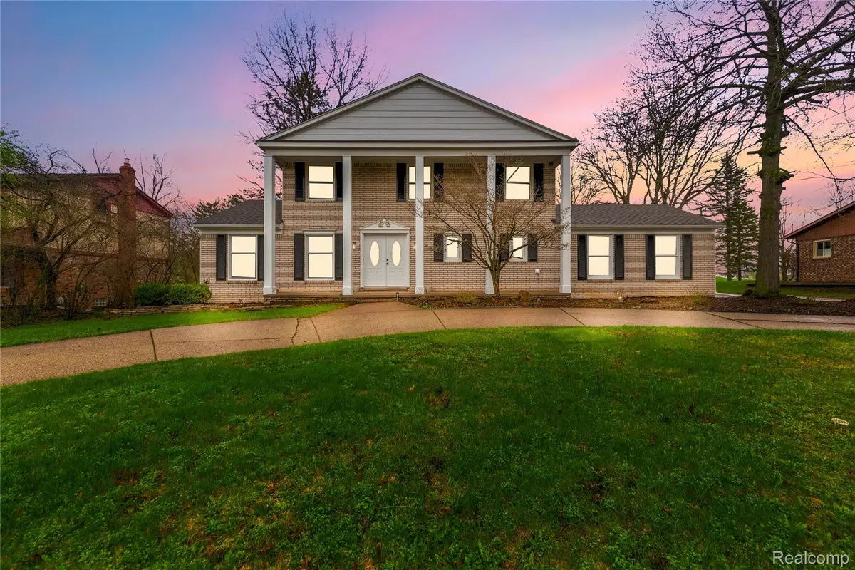 5119 Greenbriar Drive, West Bloomfield, MI 48323 - #1