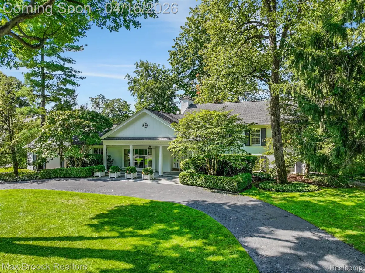 919 W Glengarry Circle, Bloomfield Hills, MI 48301 - #1