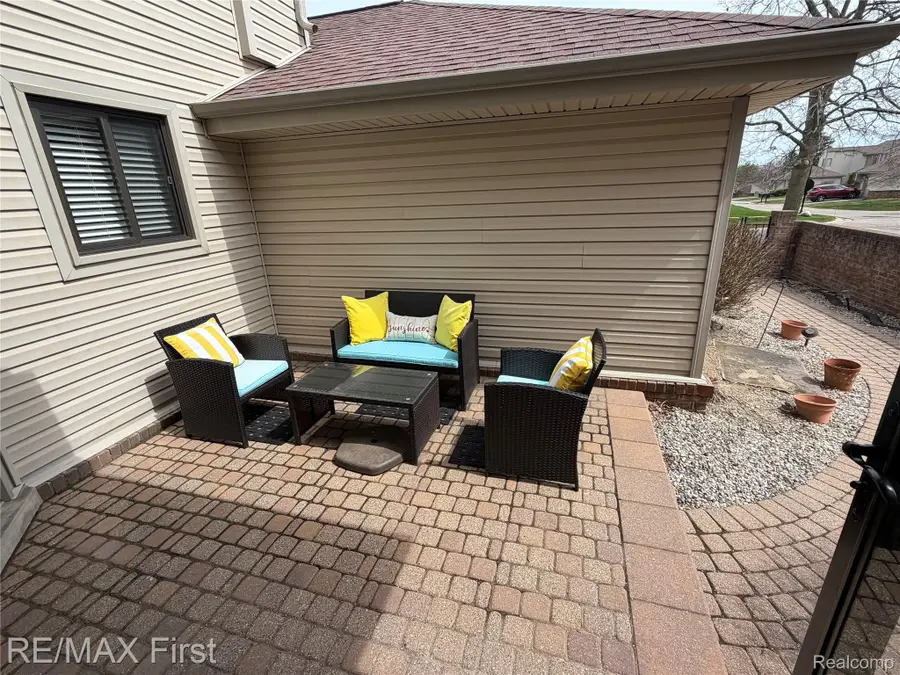 29349 W Chanticleer Drive, Southfield, MI 48034 - #2