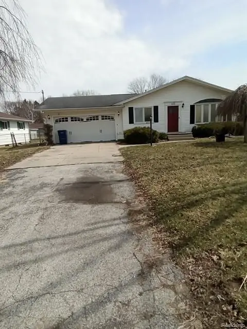 4141 Amelia Drive, Saginaw, MI 48601