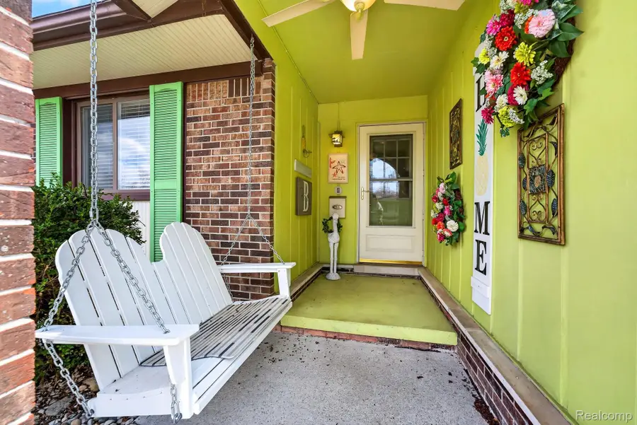 18209 Winwood Avenue, Brownstown, MI 48193 - #2