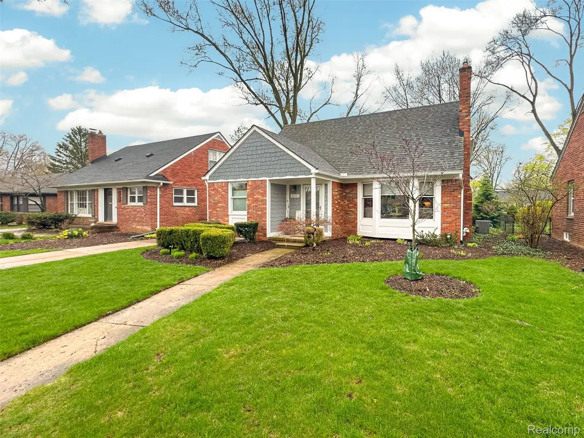 16265 Locherbie Avenue, Beverly Hills, MI 48025 - #1