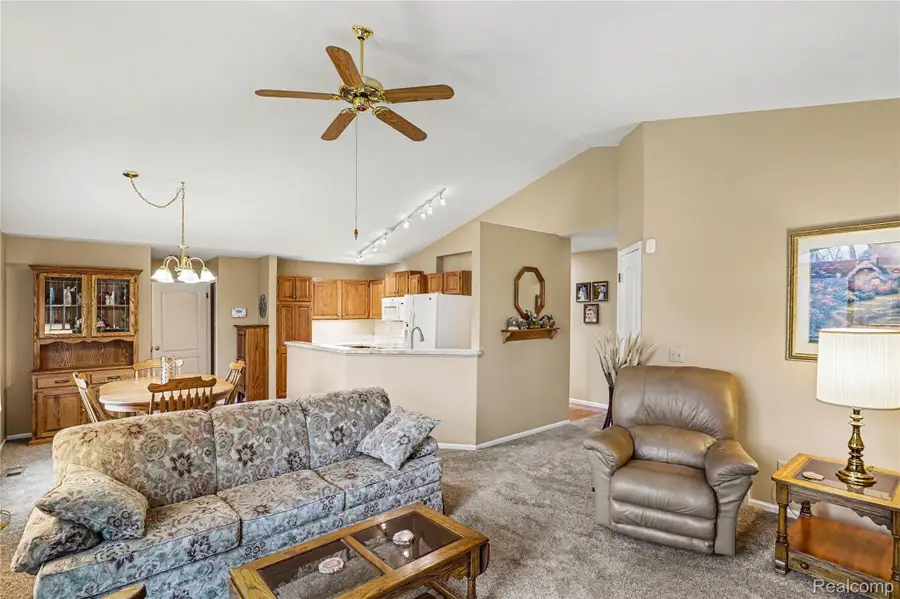 11676 Hawthorne Glen Drive, Grand Blanc, MI 48439 - #3