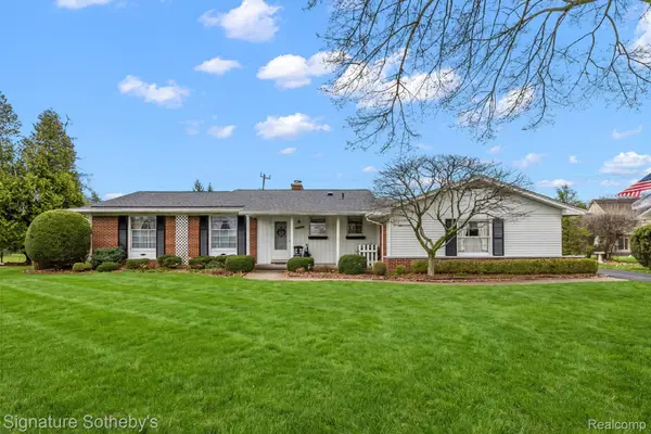 28868 Lorikay Street, Farmington, MI 48334