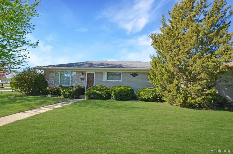 13017 Winona Drive, Sterling Heights, MI 48312 - #2