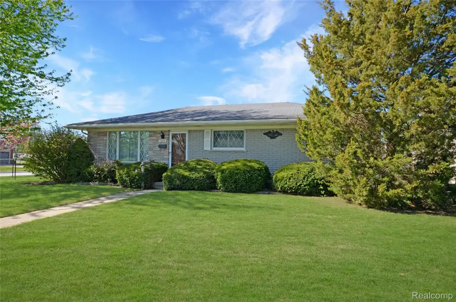 13017 Winona Drive, Sterling Heights, MI 48312 - #3