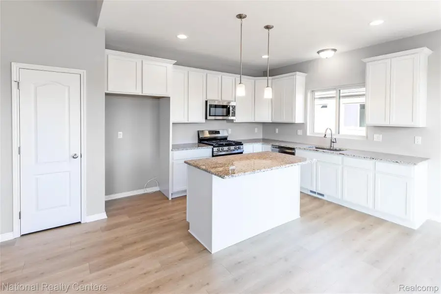 53240 Woodland Meadows, Chesterfield, MI 48047 - #3