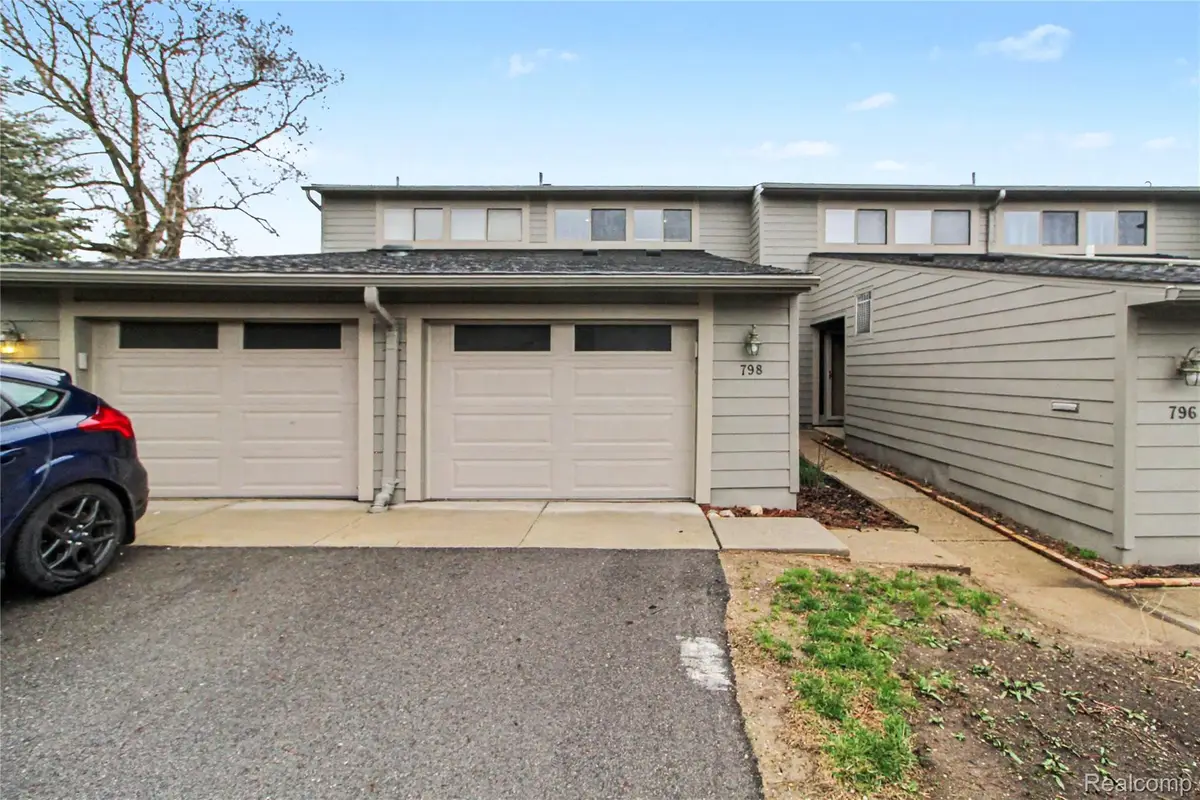 798 Peninsula Court, Ann Arbor, MI 48105 - #1