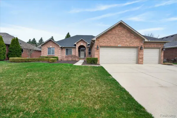 20196 Huron Drive, ClintonTownship, MI 48038