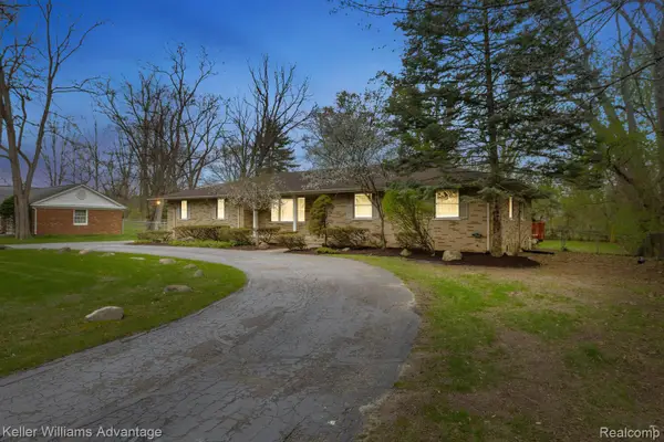 24806 Power Road, Farmington, MI 48336