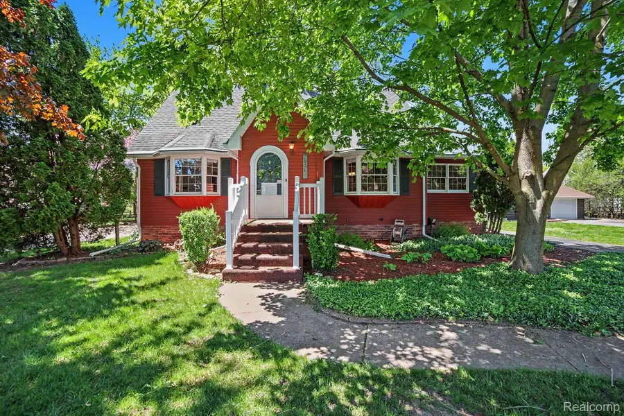 4345 N Michigan Avenue, Saginaw, MI 48604 - #2