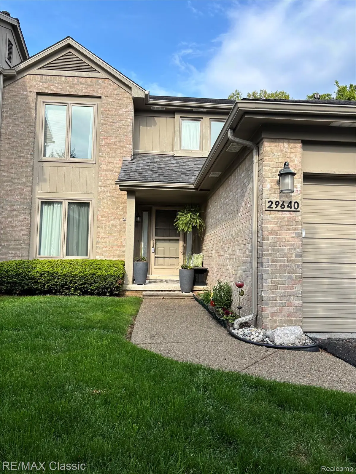 29640 Vista Court, Farmington Hills, MI 48331 - #1