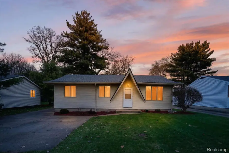 4739 Joan Lane, Pinckney, MI 48169 - #2