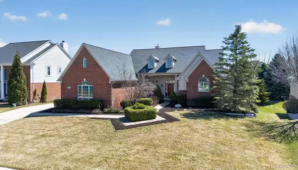 625 Southshore Drive, Oxford, MI 48371