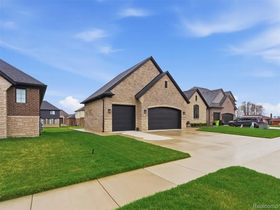 52853 Crimson Drive, Macomb, MI 48042 - #3