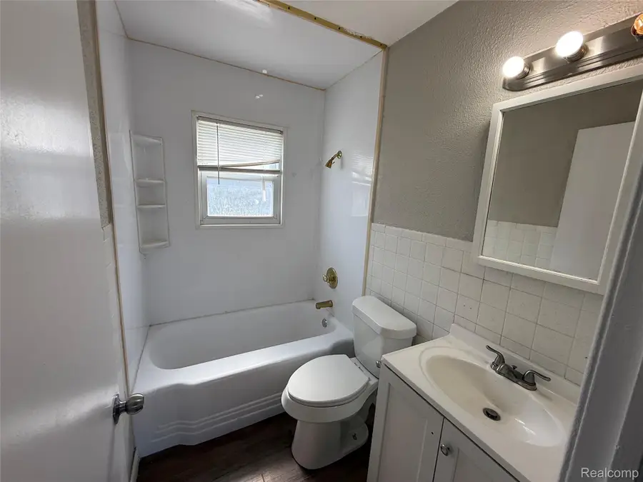 4234 Custer Avenue, Flint, MI 48507 - #2