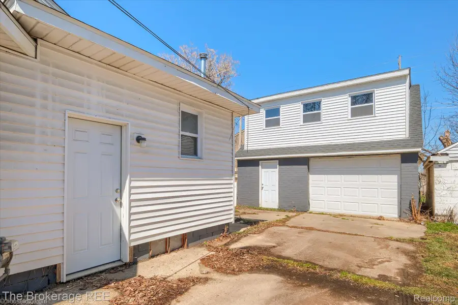 1335 Allen Street, Burton, MI 48529 - #3