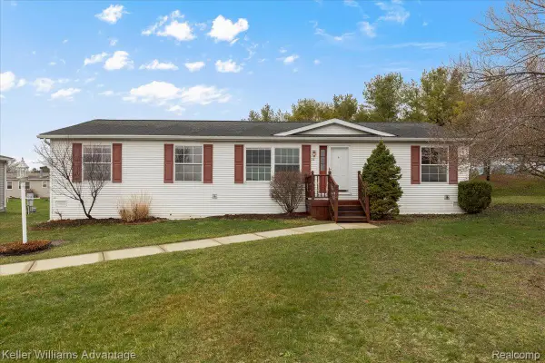 22 Ridgeway, Saline, MI 48176