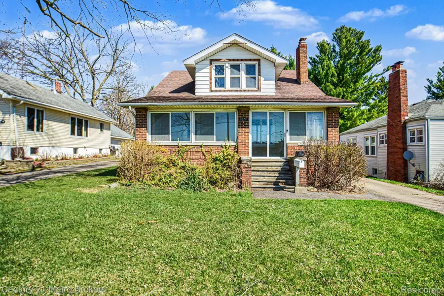 1800 W Genesee Street, Lapeer, MI 48446 - #2