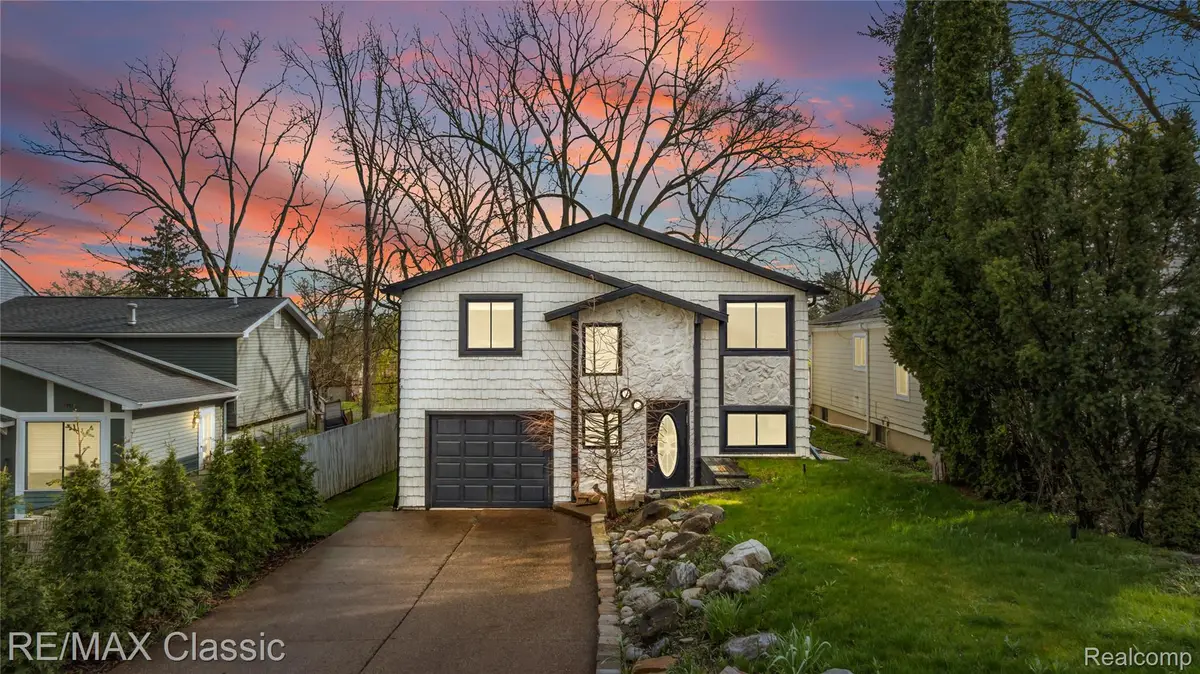 2149 Sunnycrest Drive, West Bloomfield, MI 48323 - #1