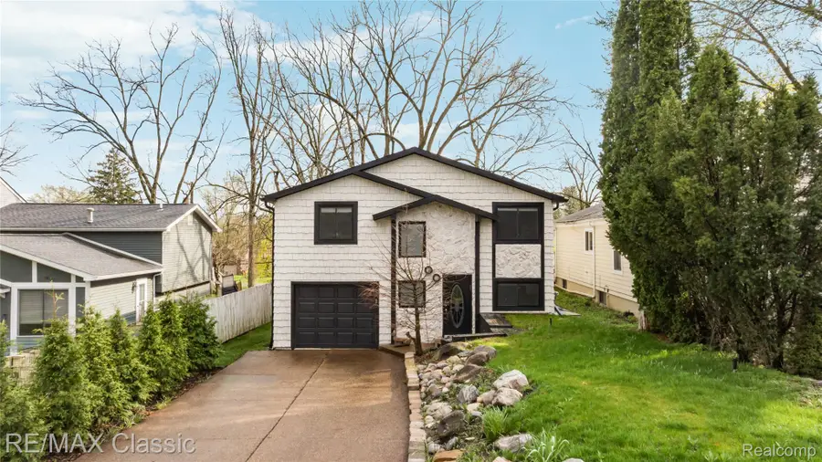 2149 Sunnycrest Drive, West Bloomfield, MI 48323 - #2