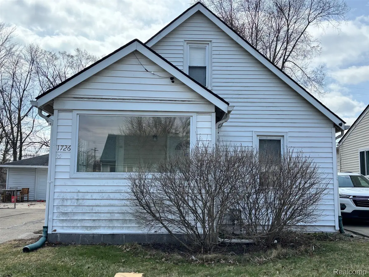 1726 E Goulson Avenue, Hazel Park, MI 48030 - #1