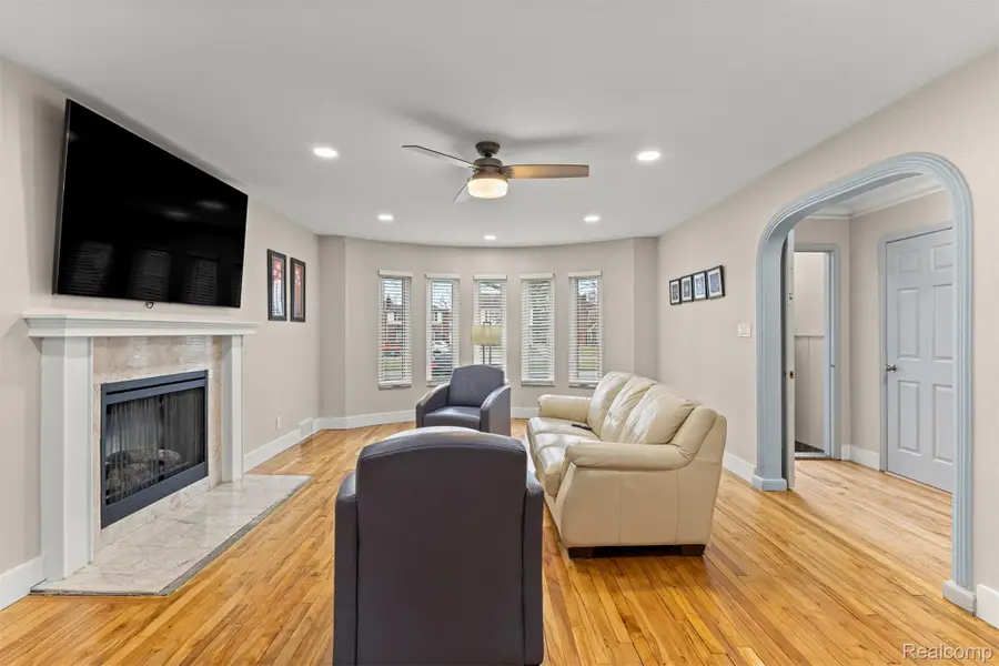 5235 W Outer Drive, Detroit, MI 48235 - #2