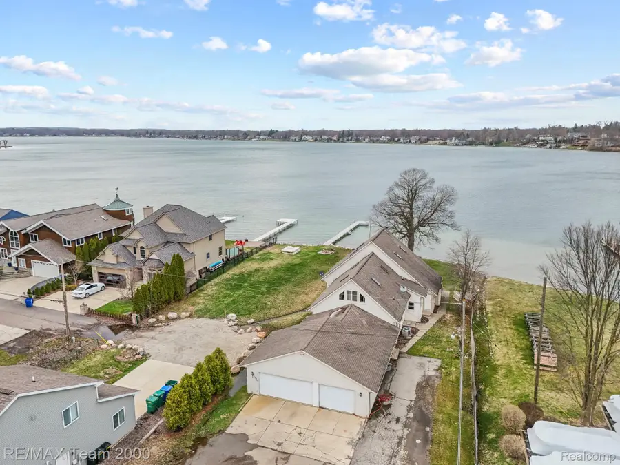 4390 Cass Elizabeth Road, Waterford, MI 48328 - #2