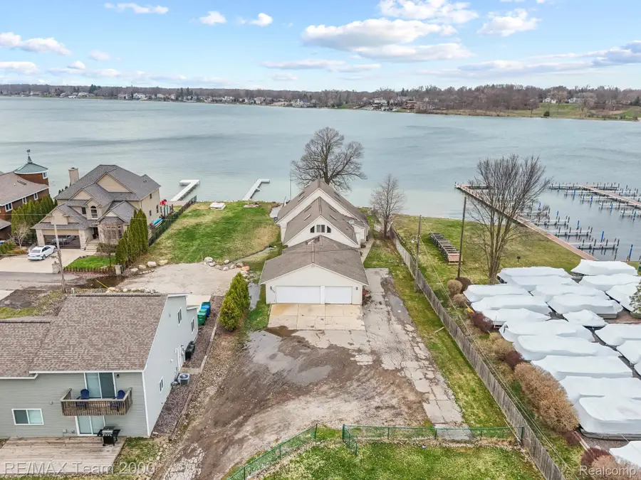 4390 Cass Elizabeth Road, Waterford, MI 48328 - #3