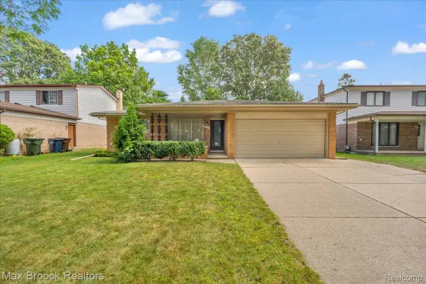 35656 Saxony Drive, SterlingHeights, MI 48310