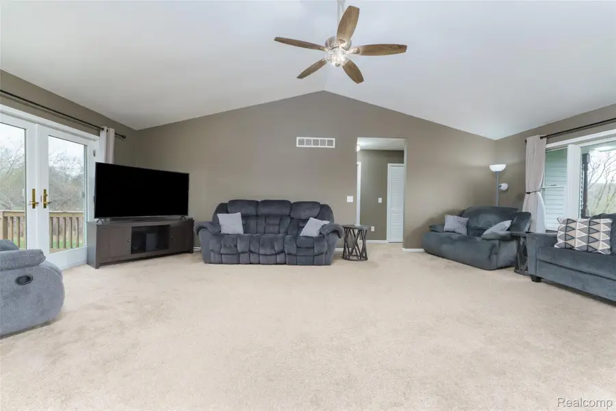 10488 W Grand River Road, Fowlerville, MI 48836 - #3