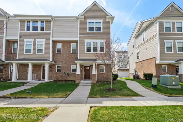 2500 Normandy Road #44, RoyalOak, MI 48073